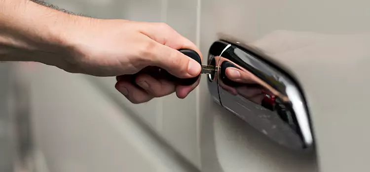 Why Choose Our Auto Locksmith Team in Warren, OH?